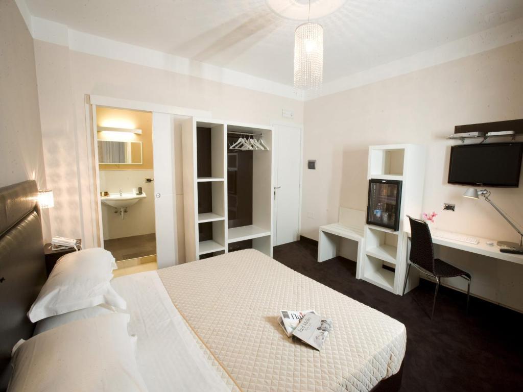 Hotel Bruman Caserta Room photo